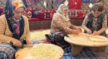 Balıkesir’de Ramazan Sofraları İçin Kadınların Erişte Mesaisi Başladı